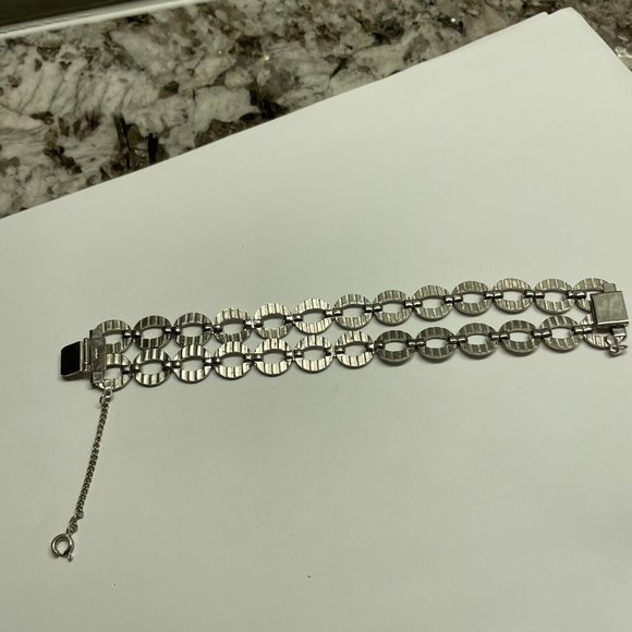 Vintage Signed Pamar Costume Silver Tone Metal Bracelet with Safety Chain Clasp - Picture 4 of 11
